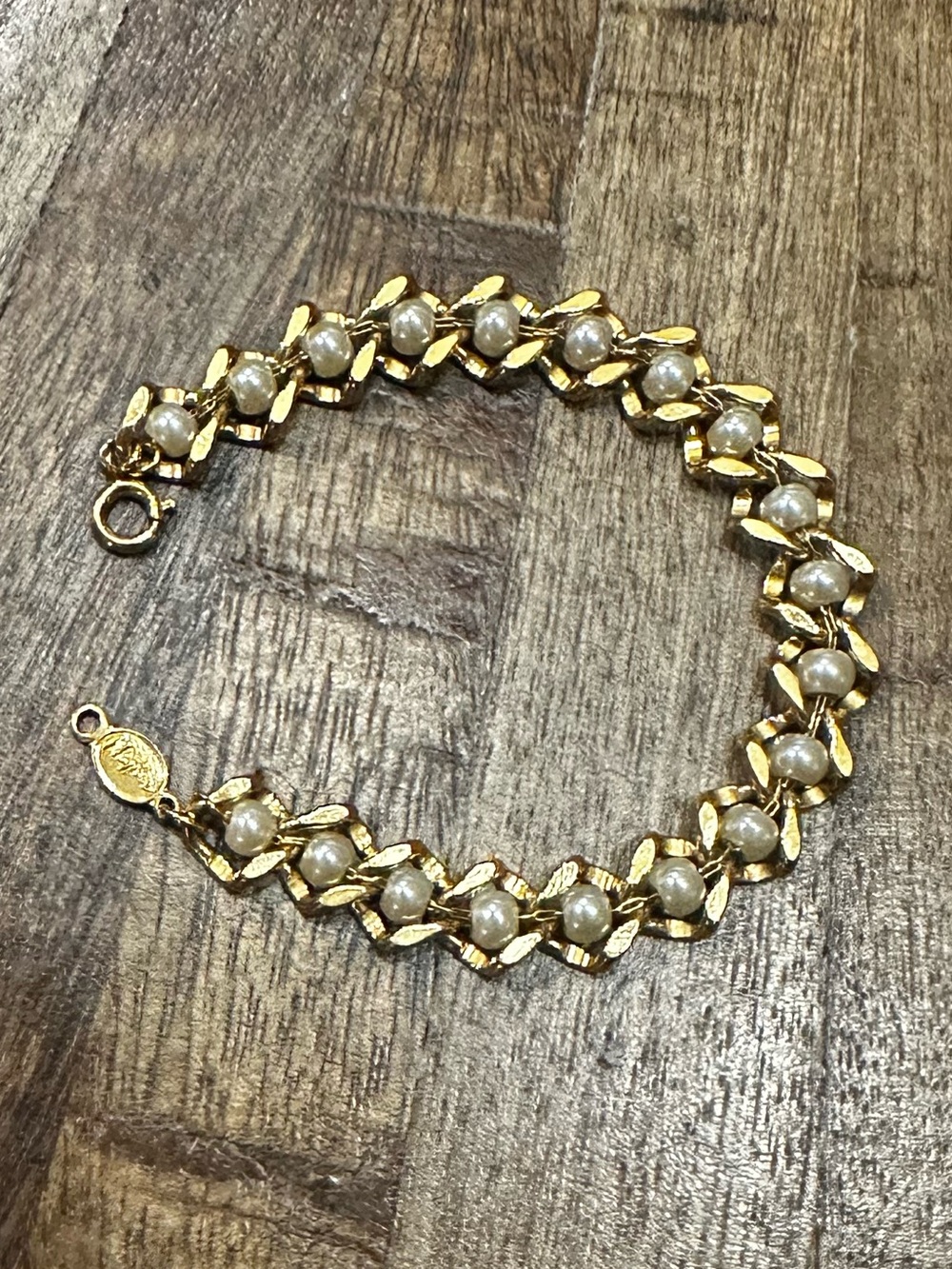 Vintage Napier Gold Tone Bracelet with Pearls